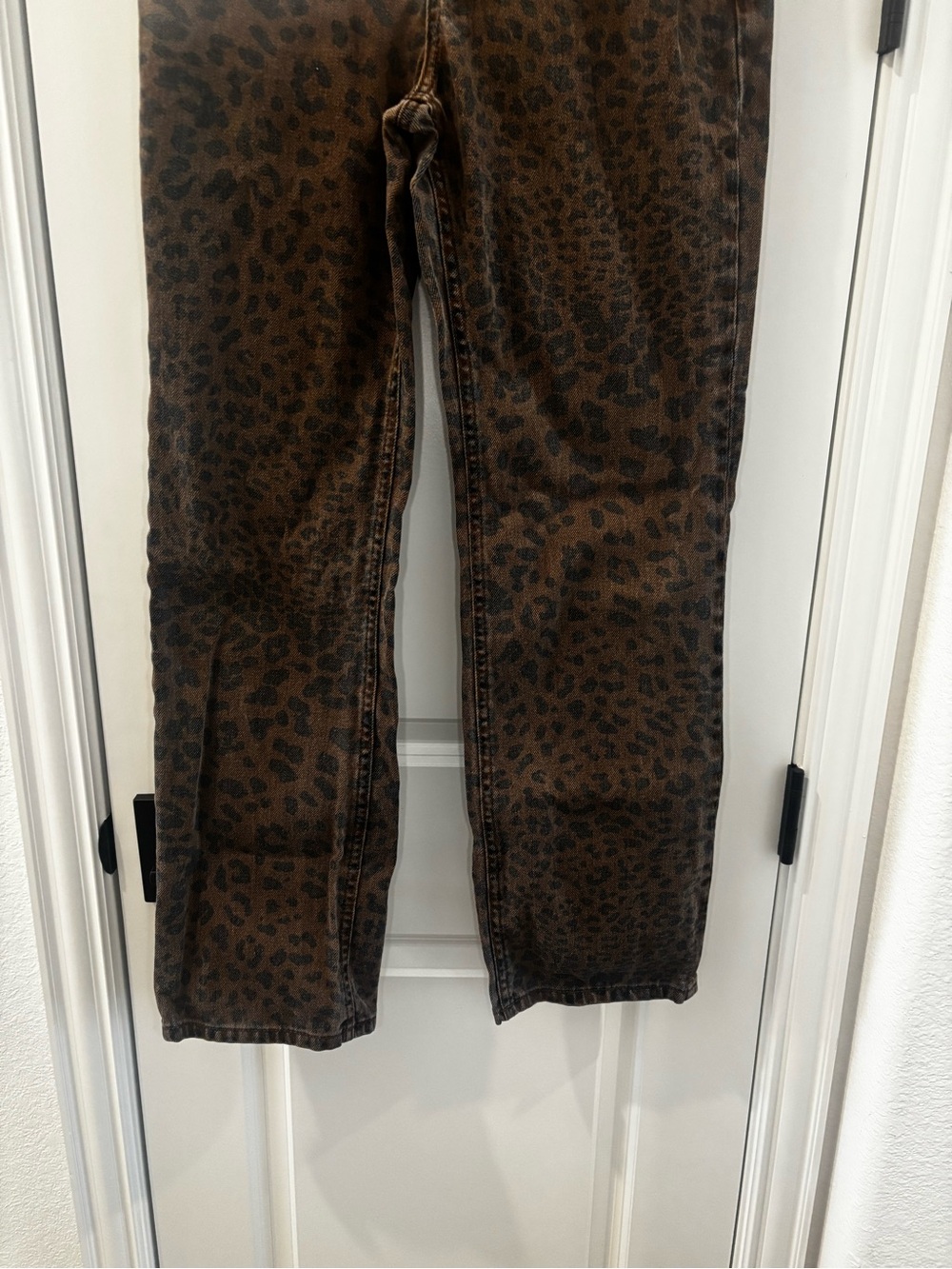 Mango women’s Brown Leopard-Print Straight Jeans